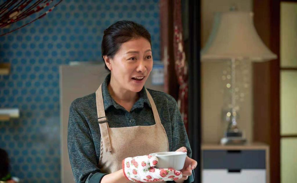 "婆婆妈妈专业户"岳红,28岁成单亲妈妈,为女儿59岁还没再婚_因为_孩子