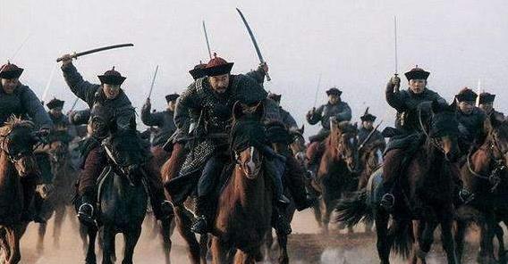 噶尔丹的士兵凭借驼城的保护,抵挡住了清军弓矢和枪