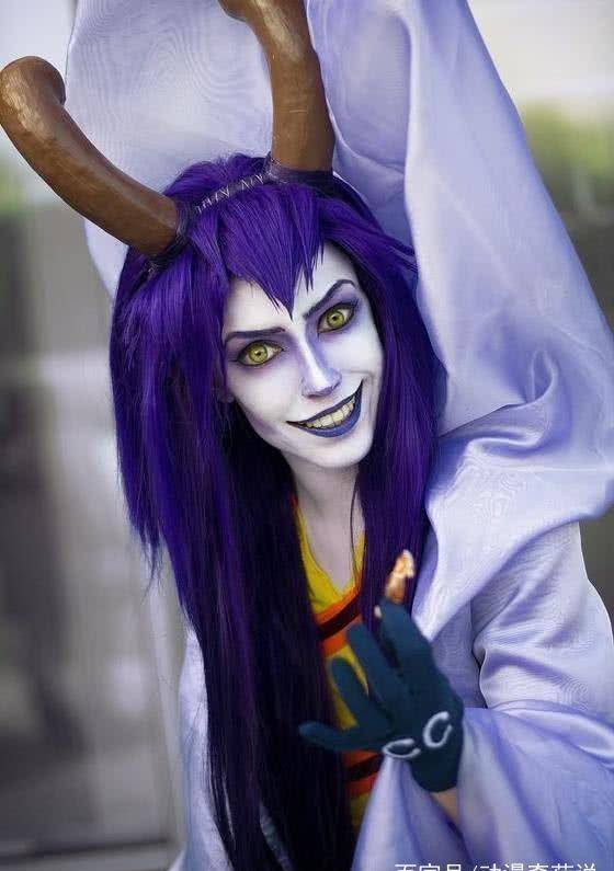 海贼王高还原度的cos图,山治效果炸裂薇薇公主让人舔屏!