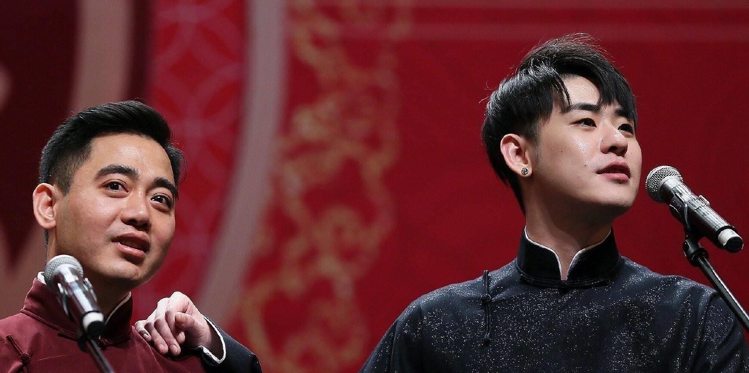 德云社继张云雷之后,于谦也拥抱神秘黑衣男子,这回可没人敢惹了_吴京