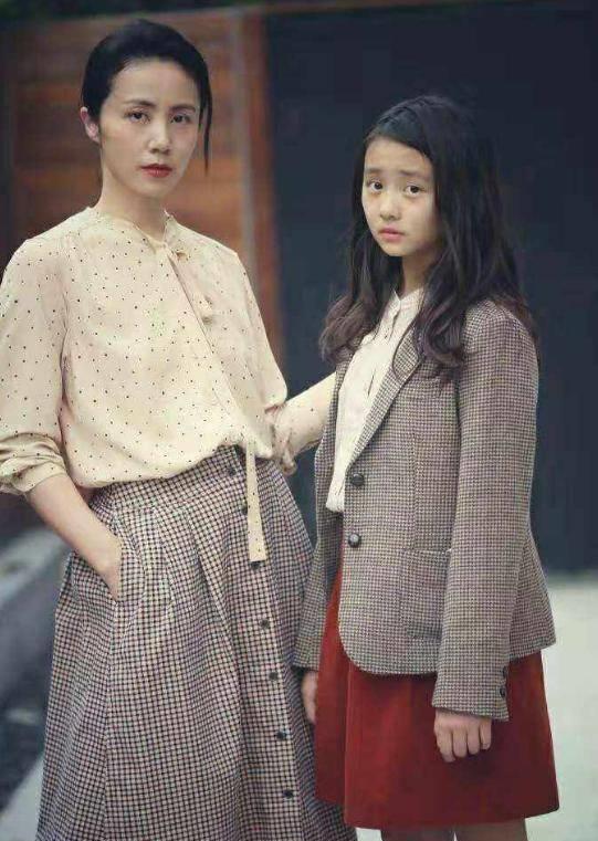 当看到孙莉20年前的旧照,终于明白为什么17岁就能被黄磊看中_因为