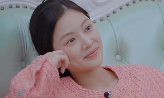 杜淳给王灿擦脚的时候,谁注意王灿脚放的位置?