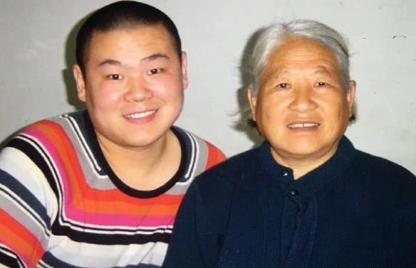 岳云鹏自爆最讨厌回老家,本以为走红后太飘,说出原因全网沉默了_时分