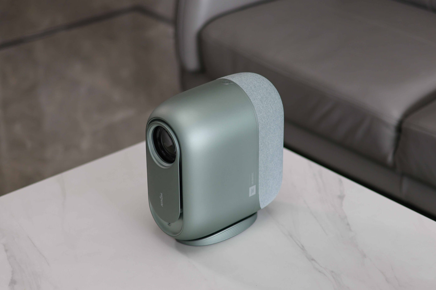 双倍亮度+JBL原装音响,表现到底如何?极米子品牌快乐星球O3投影深度评测