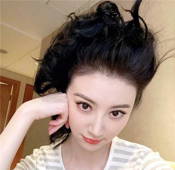 赵露思_因为_女明星