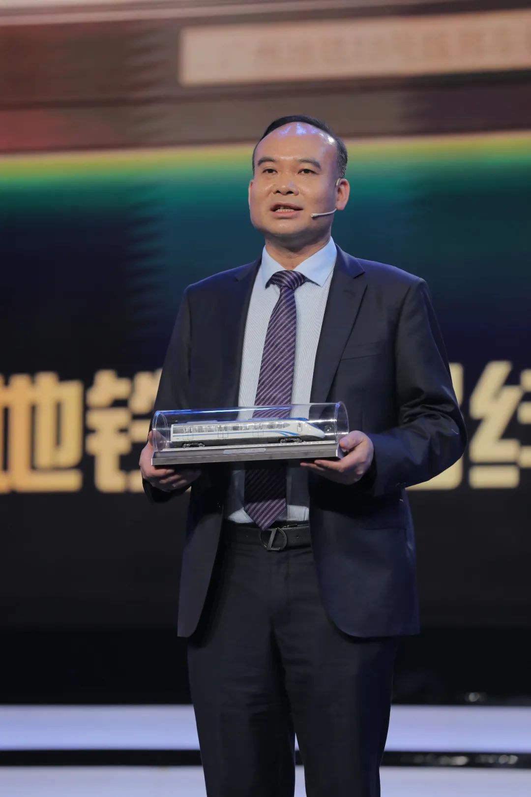 广州地铁设计研究院董事长农兴中获评广州"最美科技工作者".