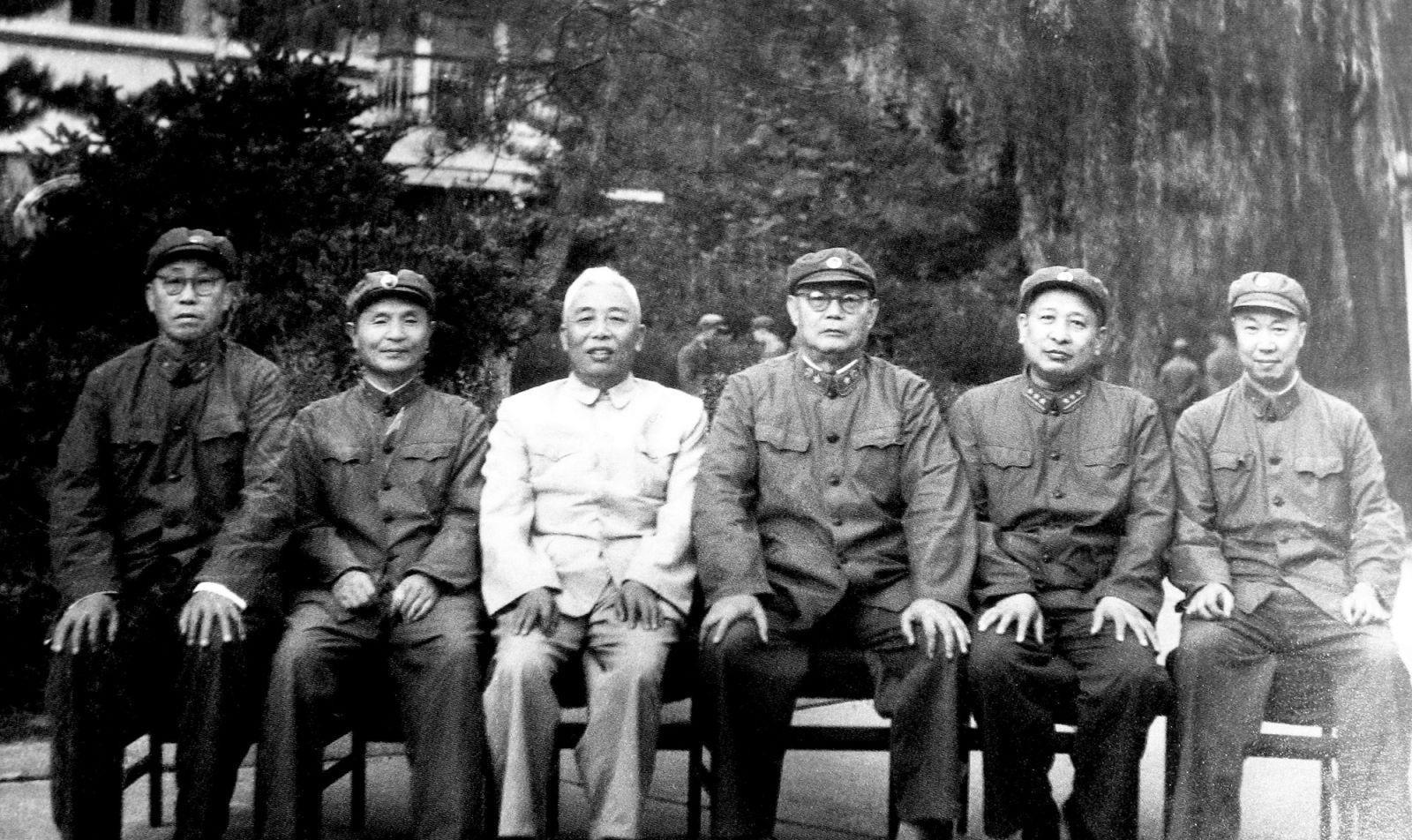 中国将军上将排名（1955年首次授衔：57名上将职务履历简介，附各自戎装照片） | 说明书网