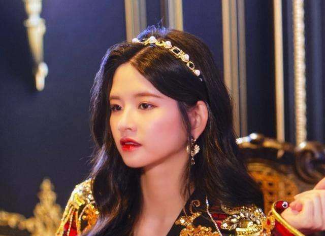 都说鞠婧祎是snh48的高光,但戏路走得最宽的,却是林思意_人气_资源