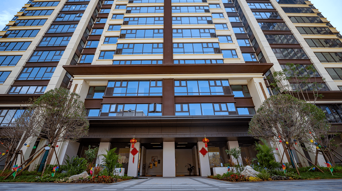 雍锦园交付实景图而在购房者这三个问题的"灵魂拷问"下,交房成了昆明