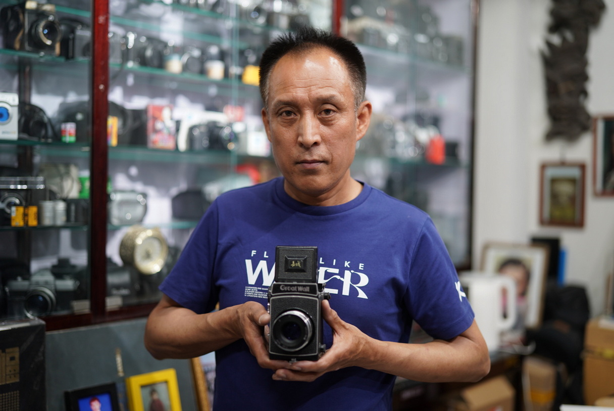 哈市王永林:少年苦练车技,却成江湖魔术师,喜欢收藏图片和相机_演出