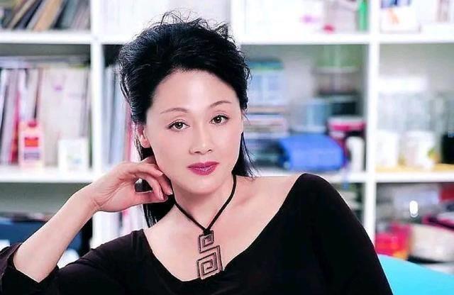 古力娜扎《风暴舞》演技有进步!王姬与美貌女儿同台亮相飚演技!