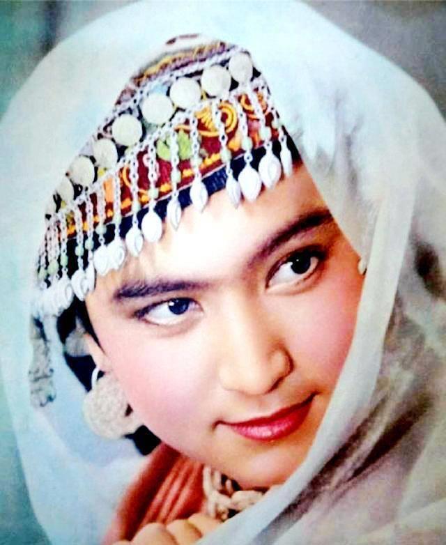 著名艺术家梁音,角色经典,婚姻感人_年代_老电影_排长