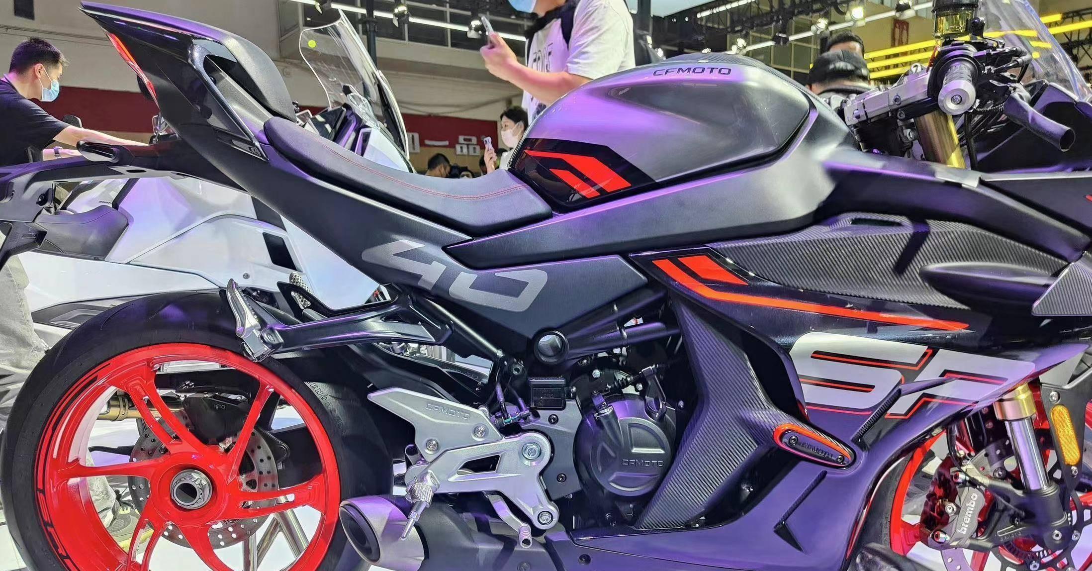 2023款春风450srs单摇臂车型正式发布,配置牵引力控制系统_搜狐汽车