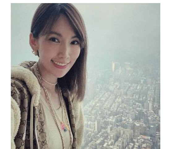 霍建华太宠老婆,林心如戴情侣帽聚会,陈若仪却照顾林志颖前任!