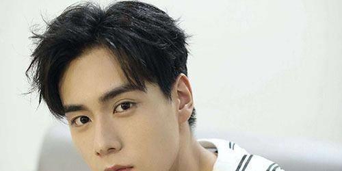 胡一天是个很聪明的男孩子,不论做什么都很认真,也都能够做出一番成绩