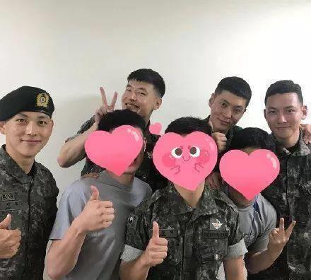 此外,服役期间池昌旭还与姜河那,金圣圭欧巴参演了军方制作的音乐剧
