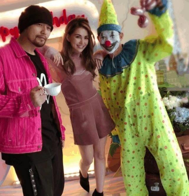 好友晒周杰伦儿子庆生照,小小周出镜萌一脸_王婉霏_孩子_女儿