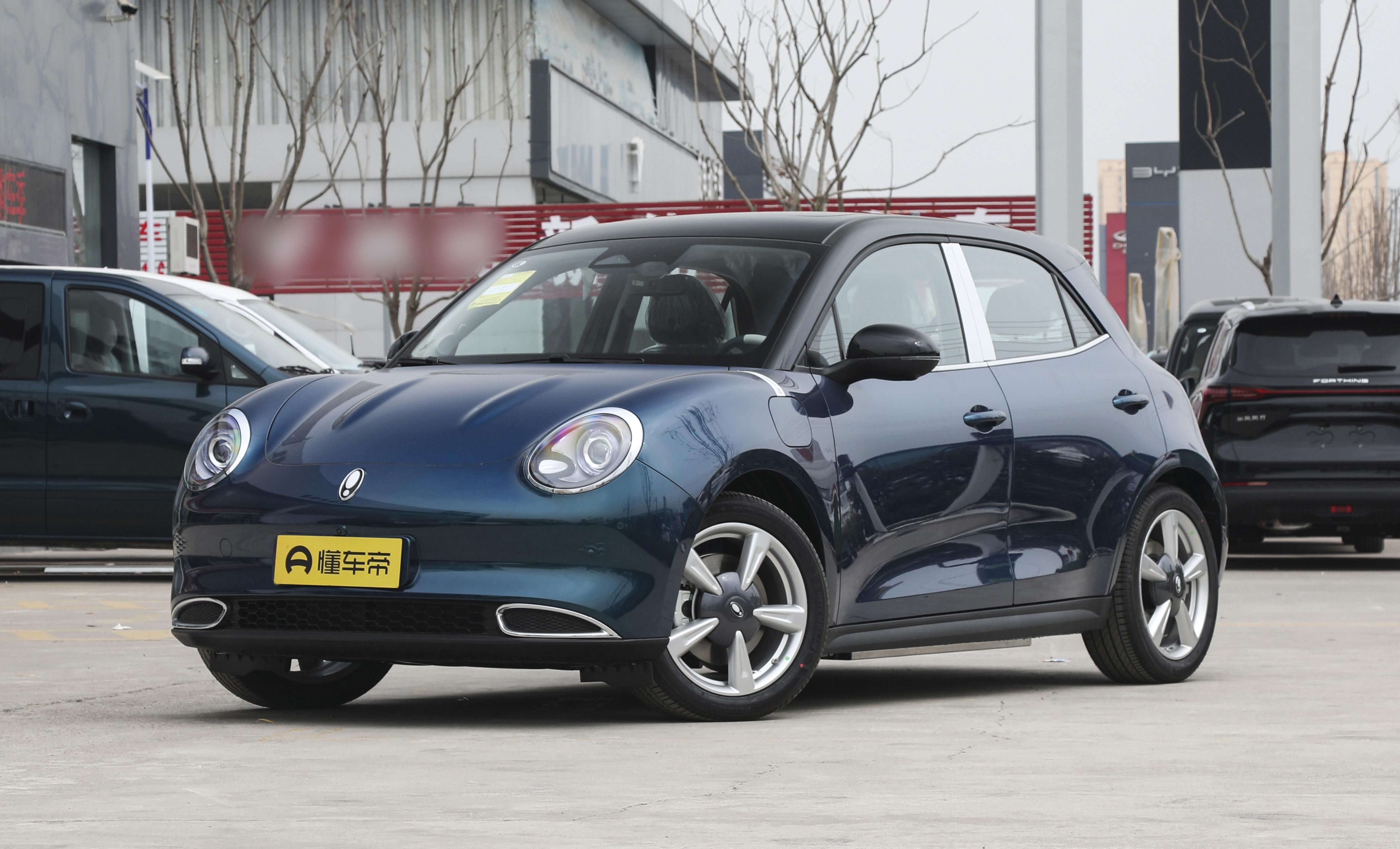 造型采用了欧拉系列特有的柔和风格,中网采用了封闭设计,两侧灯组和