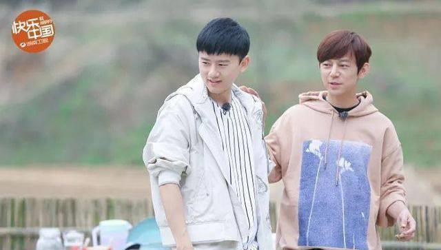 黄磊,张杰大谈育儿经,分享抱女儿趣事,然而何炅听的都快睡着了_生活