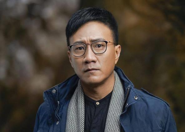 胡军:荧幕硬汉,也有铁汉柔情的一面,相信自己,总会成为赢家!_哥哥_军