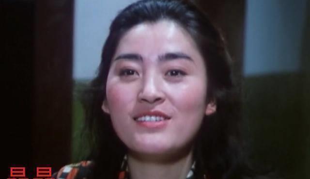 张玉红所饰演的晶晶便是其中很有代表性的一个角色.