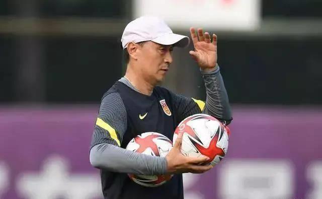 和贾秀全相比,李铁丑闻微不足道,陈戌源眼光"独到"尽毁三军_国足_足球