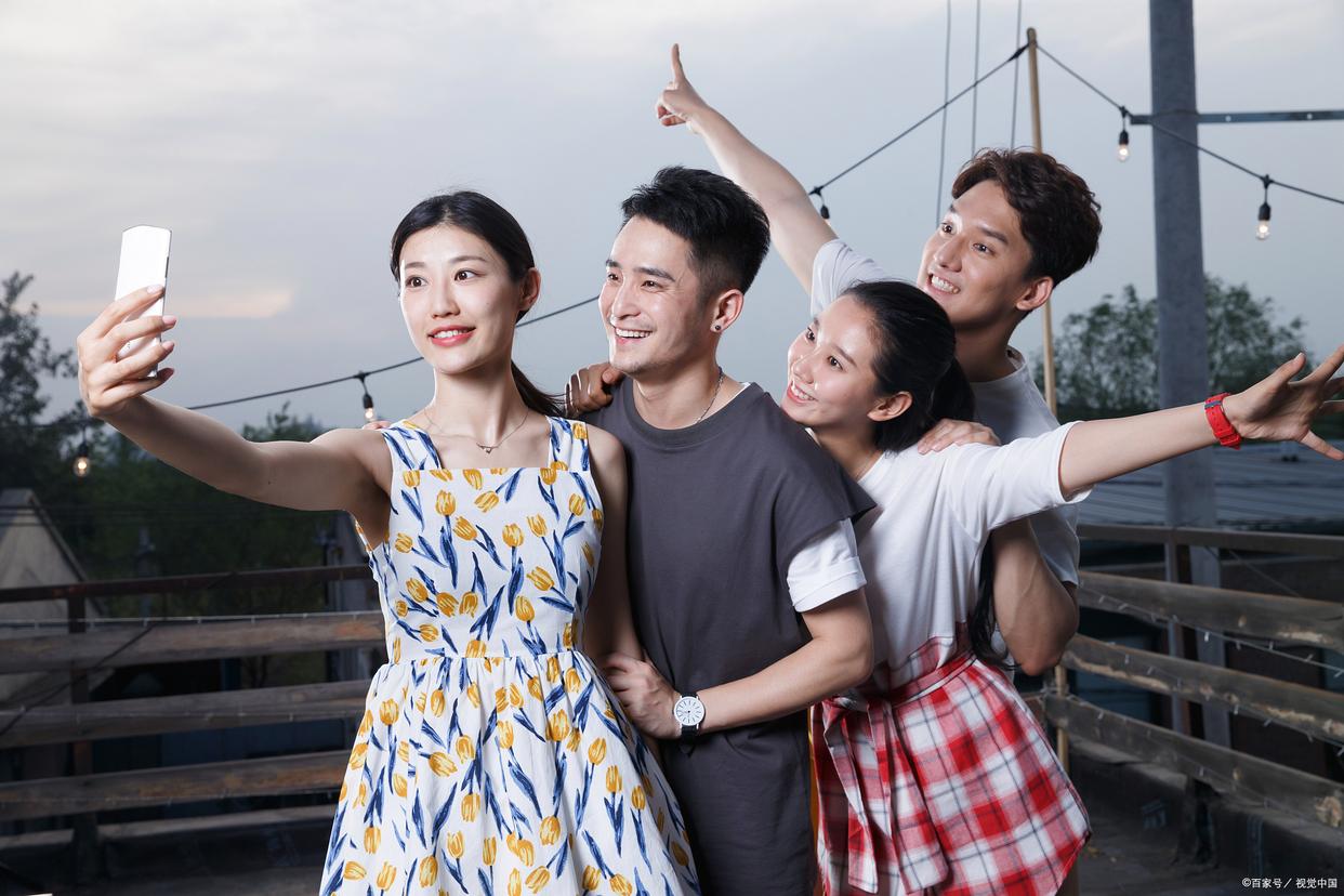多人合照怎么拍才能突出大家的美?_情况_自然_镜头