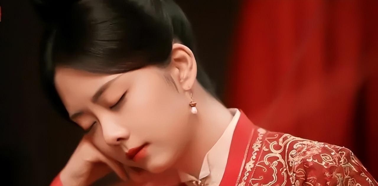 谭松韵又一古装大剧即将来袭,男主高颜值实力派,网友:追定了_季英英