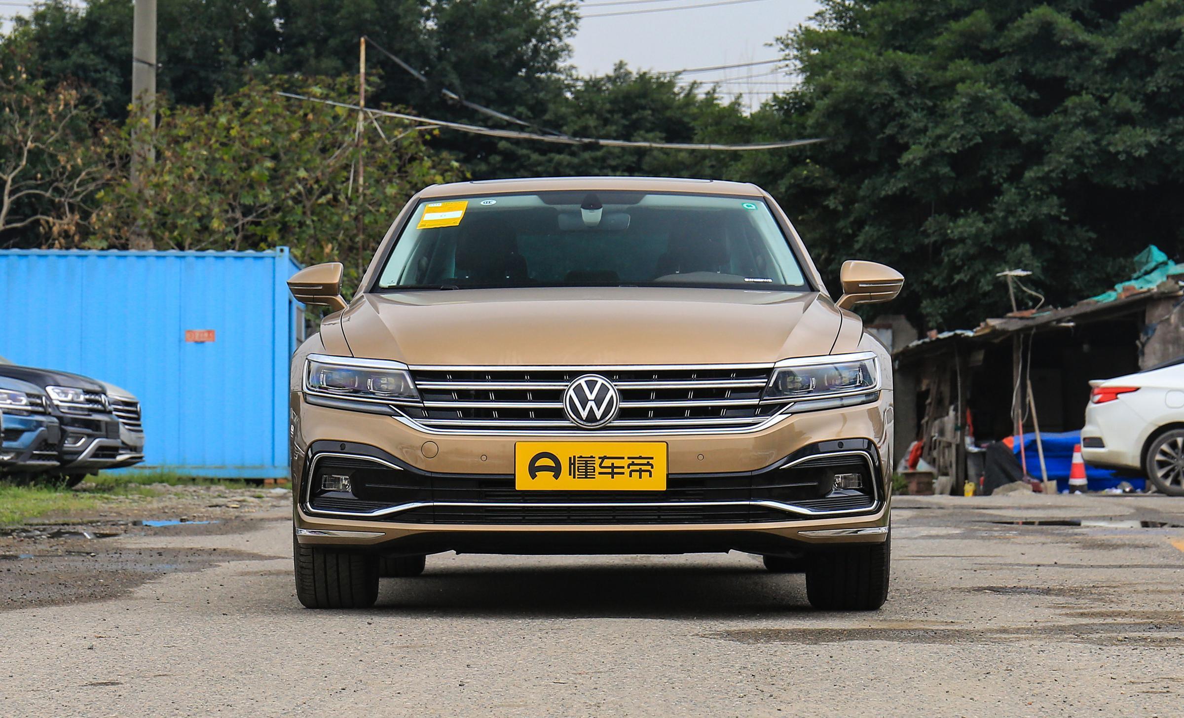 大众辉昂外观稳重,配2.