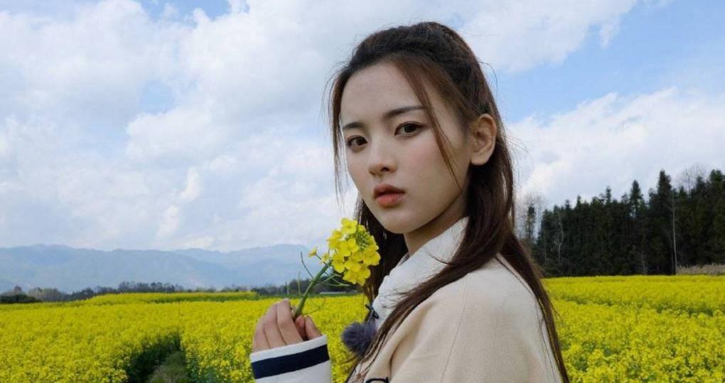 火箭少女放飞自我,赖美云素颜差距大,她还在众人面前直接放屁!