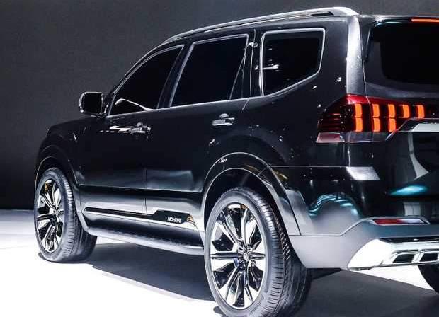 在内饰方面,2021新款起亚霸锐采用了全新的中控布局,整体豪华感大幅