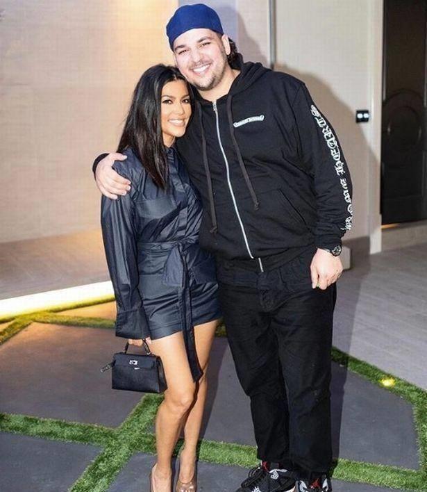 卡戴珊家唯一男丁成功减重20斤,高调亮相科勒生日,风采不减当年_罗伯