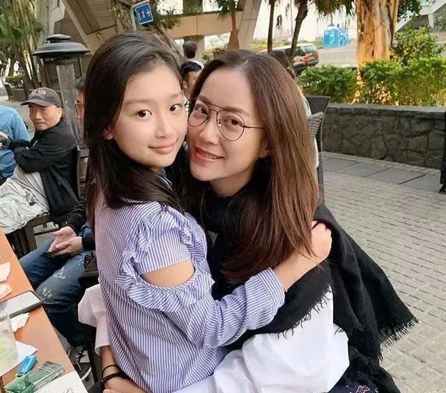 金牌经纪人霍汶希:事业上的"女强人",生活上是一名普通的母亲_容祖儿