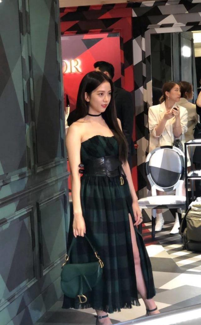 金智秀变胖副乳明显?