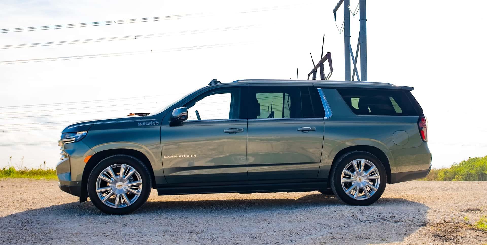 最大最豪华的雪佛兰车型,2023款雪佛兰suburban实拍图发布_搜狐汽车