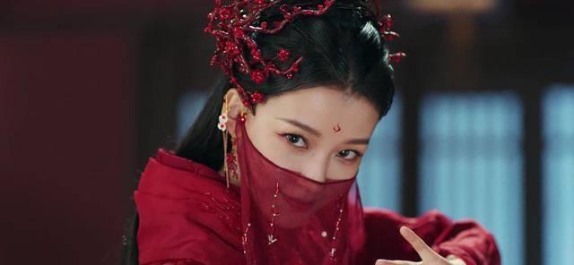 今夕何夕:孙怡一袭红衣大气稳重,不愧是冬月,红衣剑舞惊艳全场_冯夕