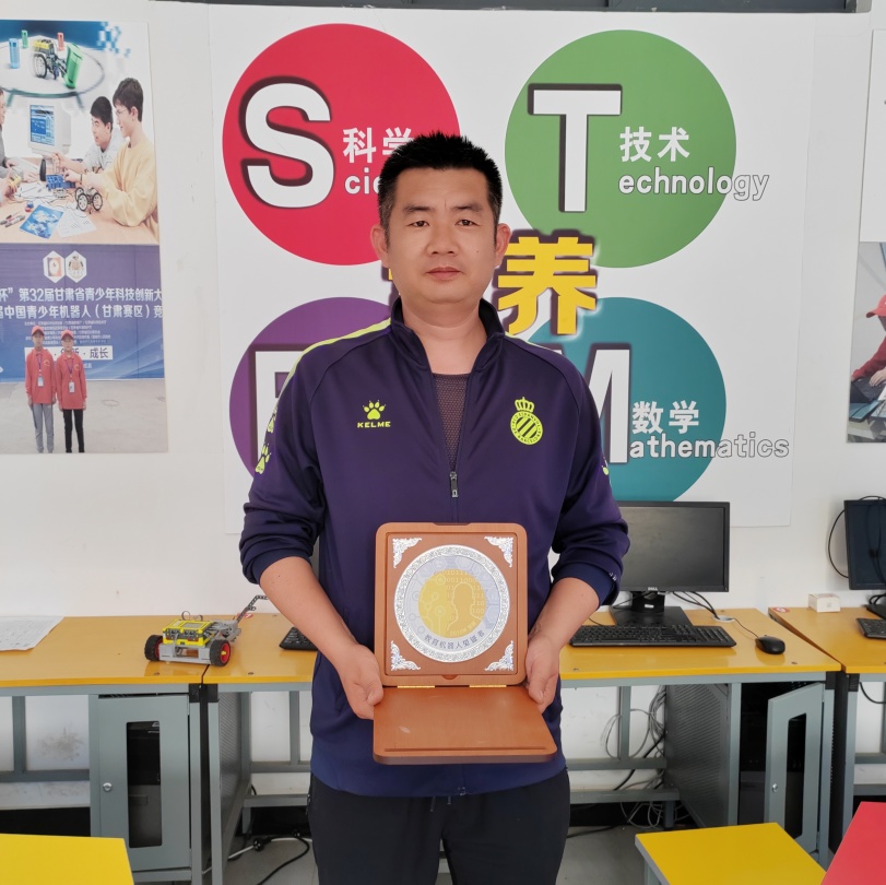 张义2012年入行刘勇2012年入行赵彦雄2012年入行叶华龙2012年入行方荣