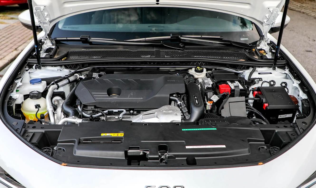 良心的b级车,不到16万起,轴距超2米8,标致508l为何降价却不火_搜狐