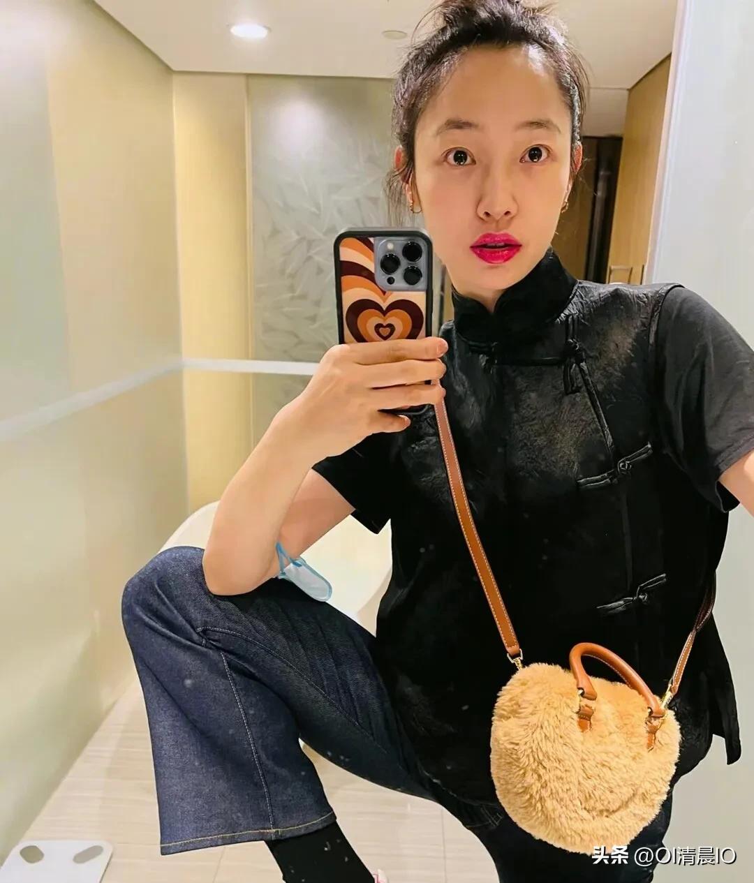 明星该不还在公共场合抽烟白百合抽烟被拍_白百何_形象_自由