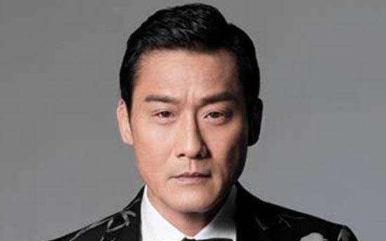 梁家辉重现《垂帘听政》,影帝级表演随时入戏,大谈年轻演员现状_网友