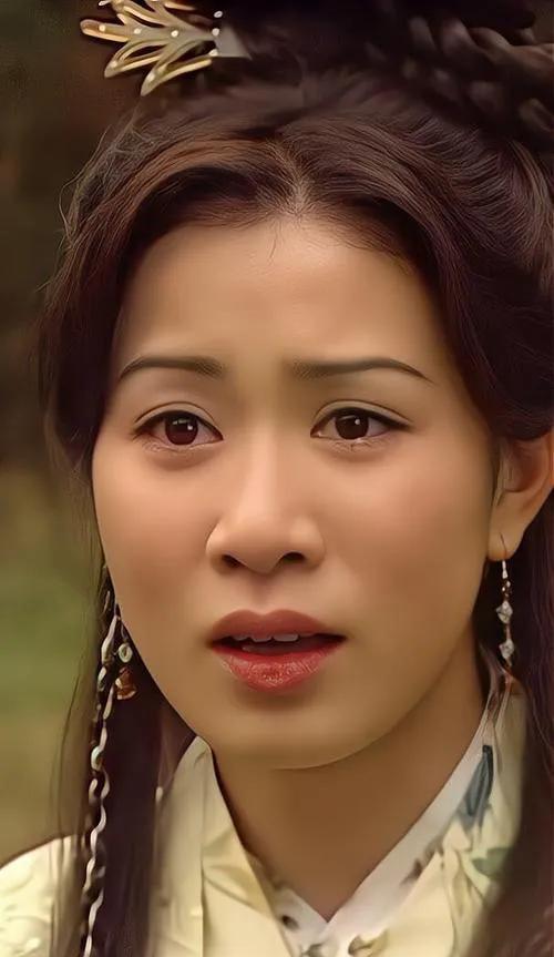 周芷若不要乱演,硅胶脸毫无灵气,看着就尴尬,长得再美也没用_周海媚