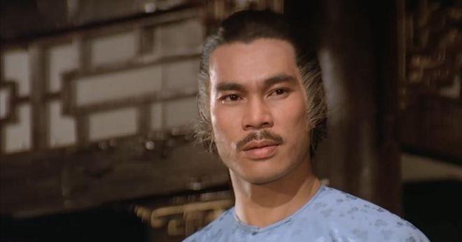 在师父的精心培养下,陈观泰得以参加东南亚国术邀请赛,并一战成名,而