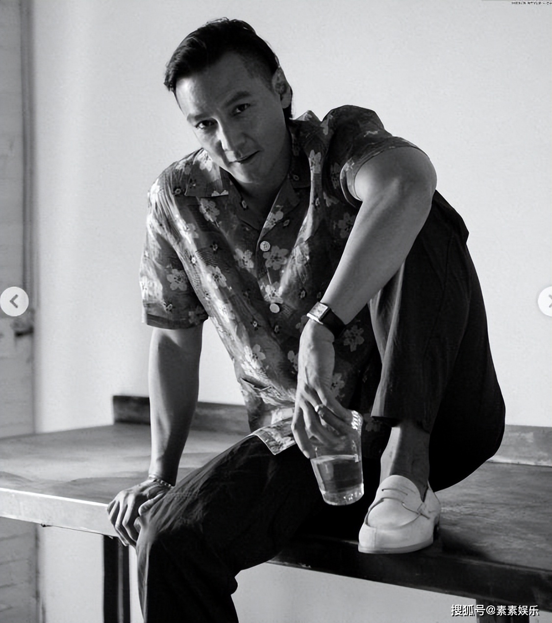 吴彦祖最新照片曝光,与谢贤撞脸引发热议,新发型更显魅力_阿祖_样子