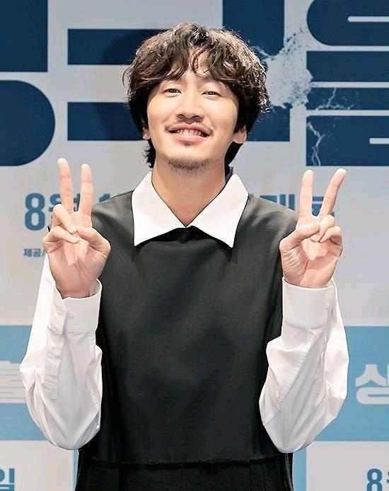 宅家不如录rm,长颈鹿:我的下车礼物被王鼻子换了_刘赫_李光洙_cue