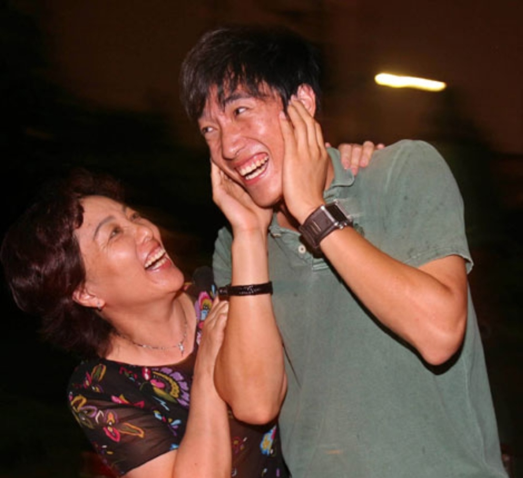 刘翔前妻直播间再谈裤裆藏雷剧情,直言离婚跟刘翔妈妈无关_葛天_网友