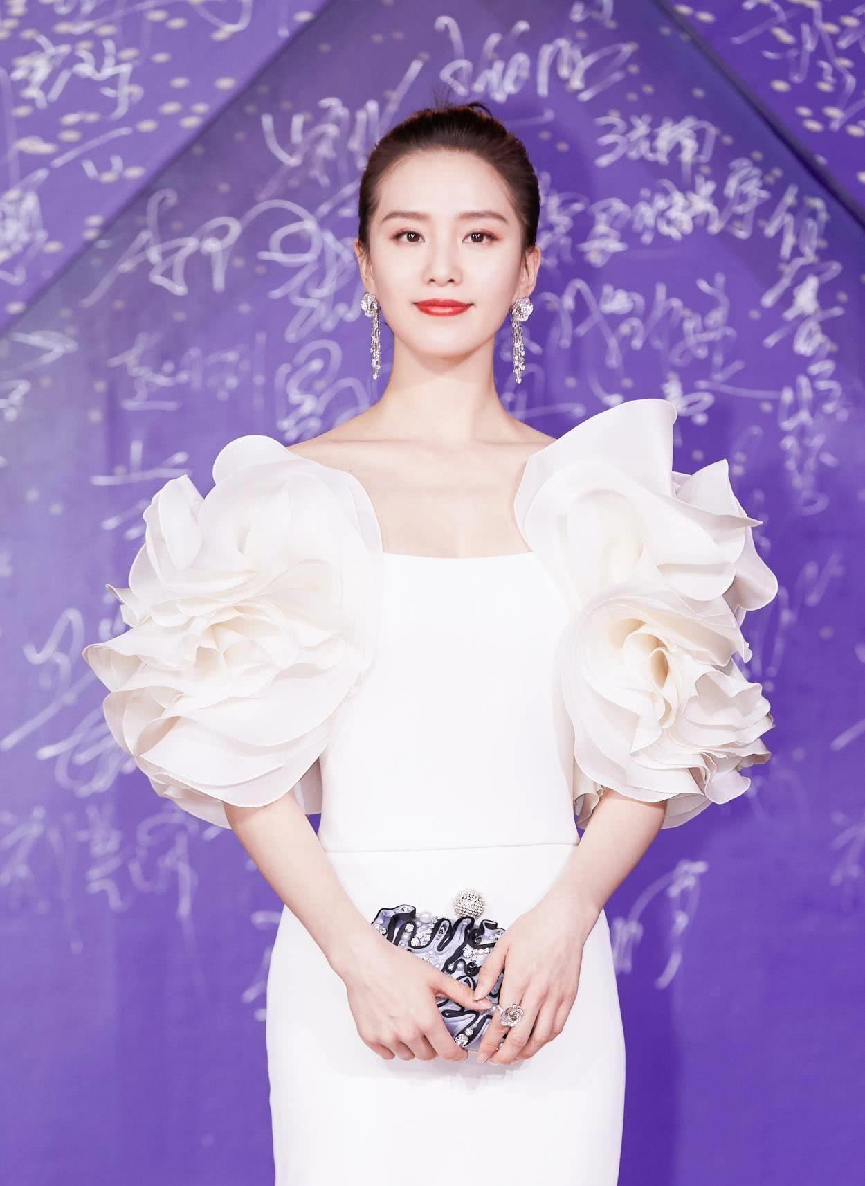 刘诗诗产后体重90斤,曾透漏保持身材秘诀,有四种食物坚决不碰_减肥