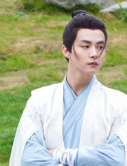 马天宇baby新剧《尘缘》路透,看清片场造型,就凭这颜值也得追!