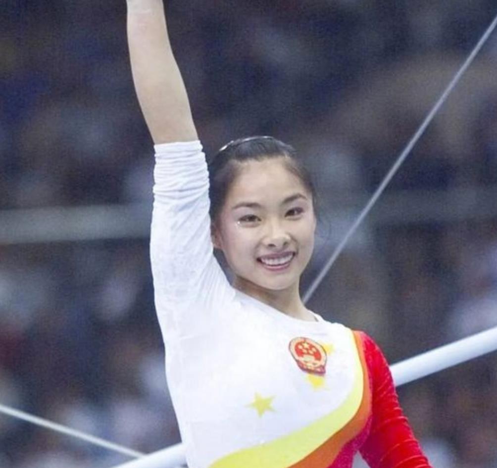 1992年,刘璇参加全国体操锦标赛,获得高低杠项目金牌,获得职业生涯第