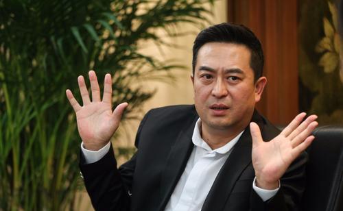 老戏骨张嘉译改名:把"译"改为"益",不为名利活得通透_张嘉益_王海燕