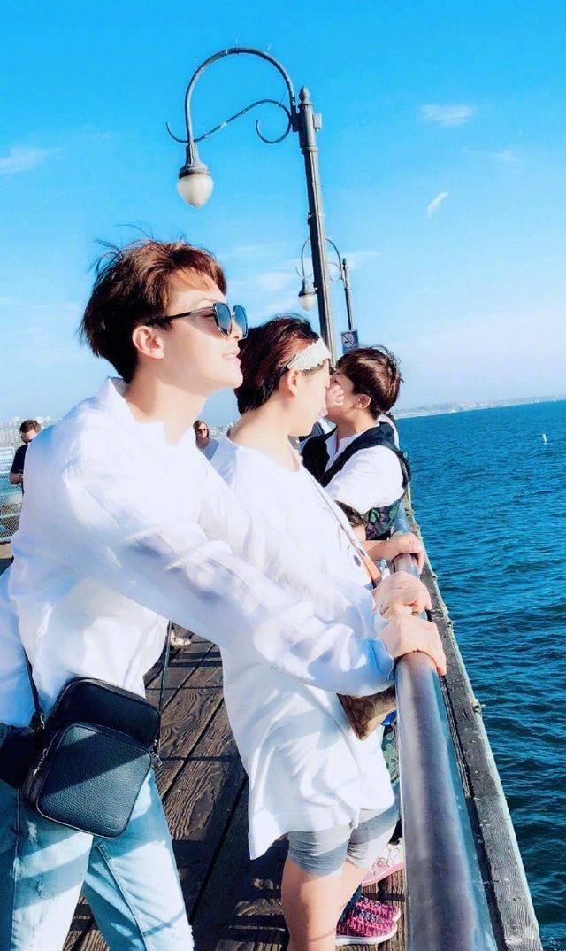 马天宇晒父子合照缅怀已逝父亲:愿你我各自安好!_姐姐_长相_母亲